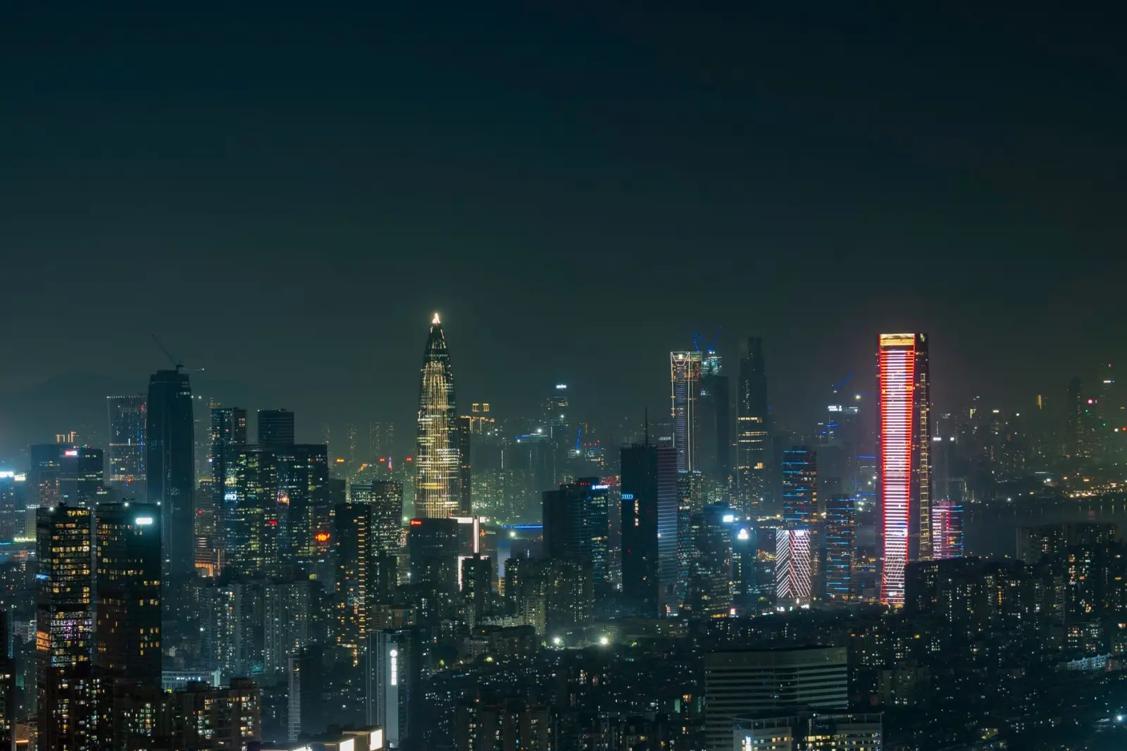 安云途钢制文件柜与实木文件柜承重性能对比分析