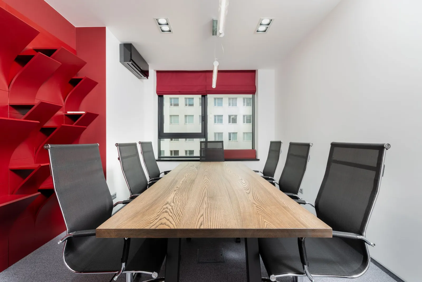 重庆办公家具配套方案：会议室与员工区一体化配置要点正文配图 1